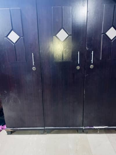 Almari Wordrope 3 baray khanay