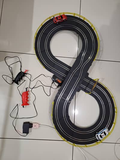 Magnetic Slot Car Racing Track Set – New, Complete Set
