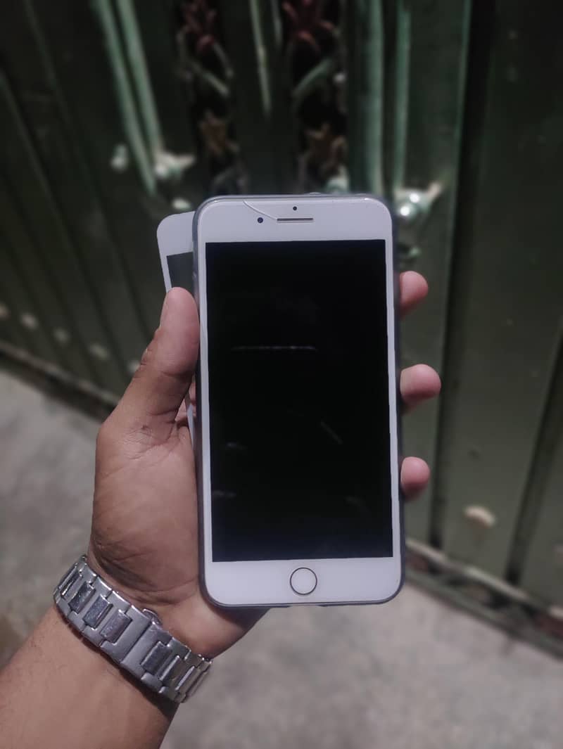 IPHONE 8 PLUS 7