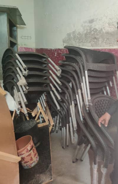 plastic chairs for sale