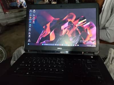 core i5 4th Genration ram 8 ssd 256