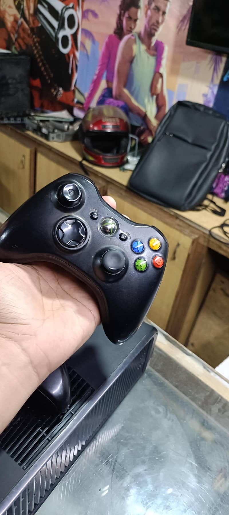 Xbox 360 with 2 wireless controller 1