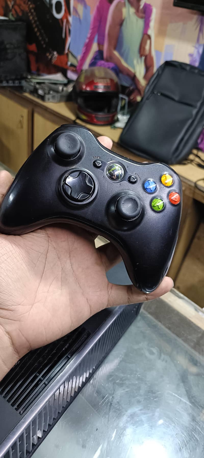 Xbox 360 with 2 wireless controller 2