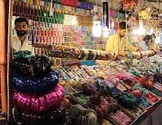 bangles stall k Lea sales girl chayia