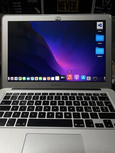 Macbook air 2017 + charger