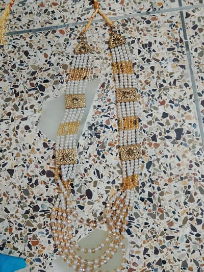 jwellery artificial h baack  nh Pari h bikul bi