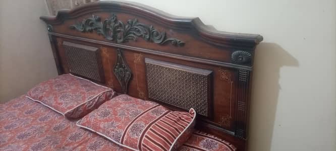 Queen size double bed and dressing table