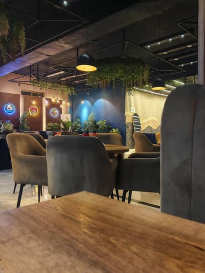 Rider and waiter need