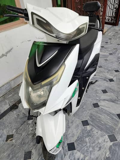 CR-EV 800W Electric Bike available for sale in very good condition.