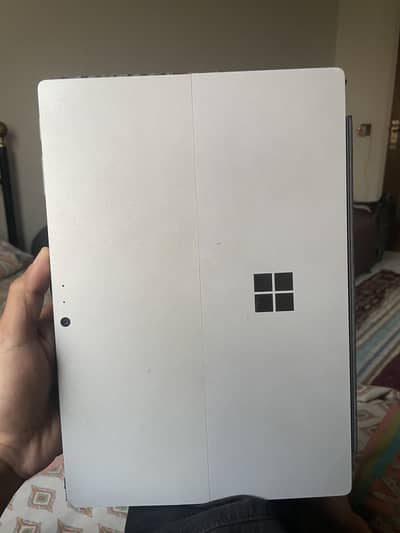 Microsoft Surface pro 4 ( i5 core )