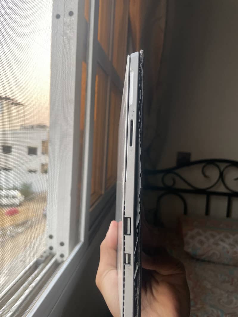 Microsoft Surface pro 4 | i5 6th generation | 8/256 GB RAM 1