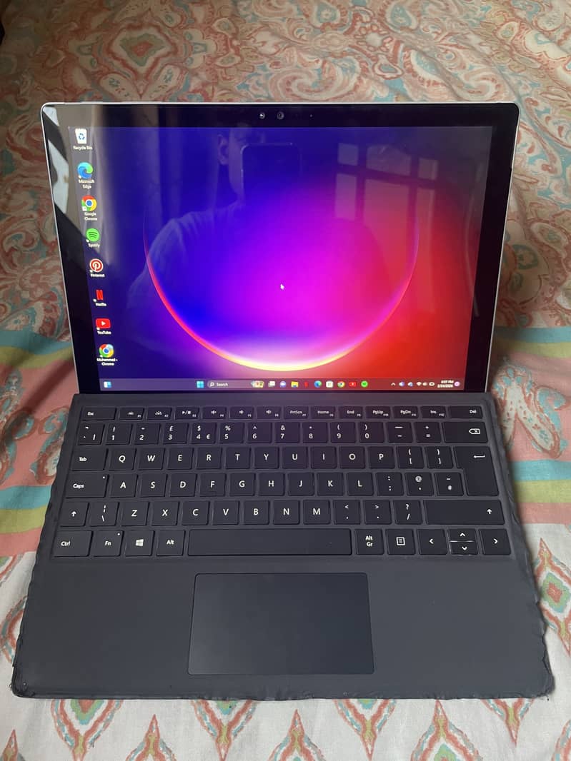 Microsoft Surface pro 4 | i5 6th generation | 8/256 GB RAM 4