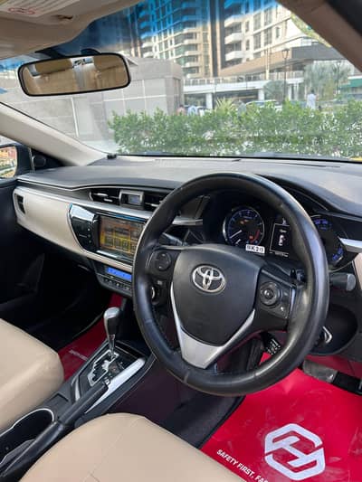 Corolla grande1.8  colour phantom brown model 2017 excellent condition