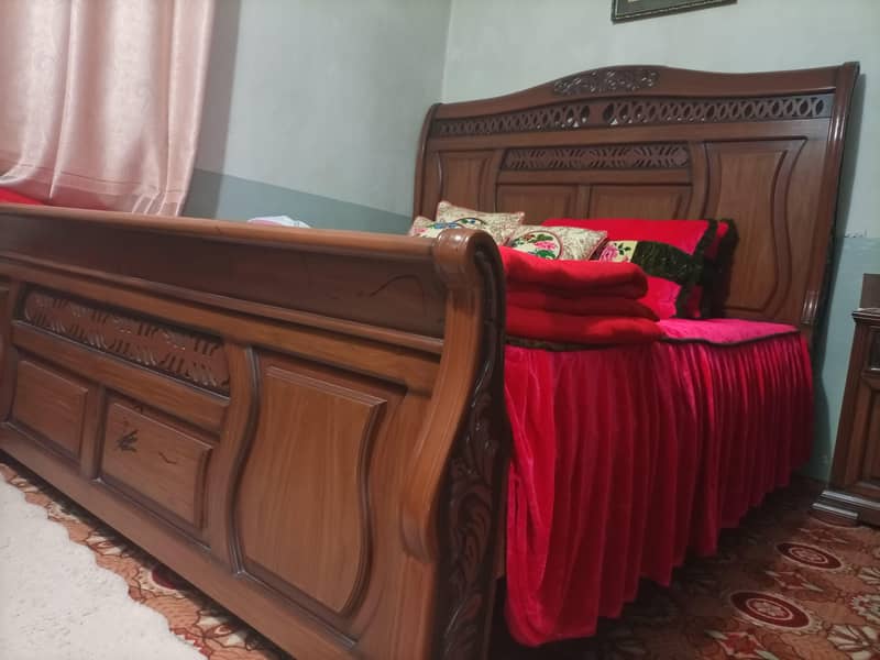 Bed,Dressing Table and 2 side Table 1