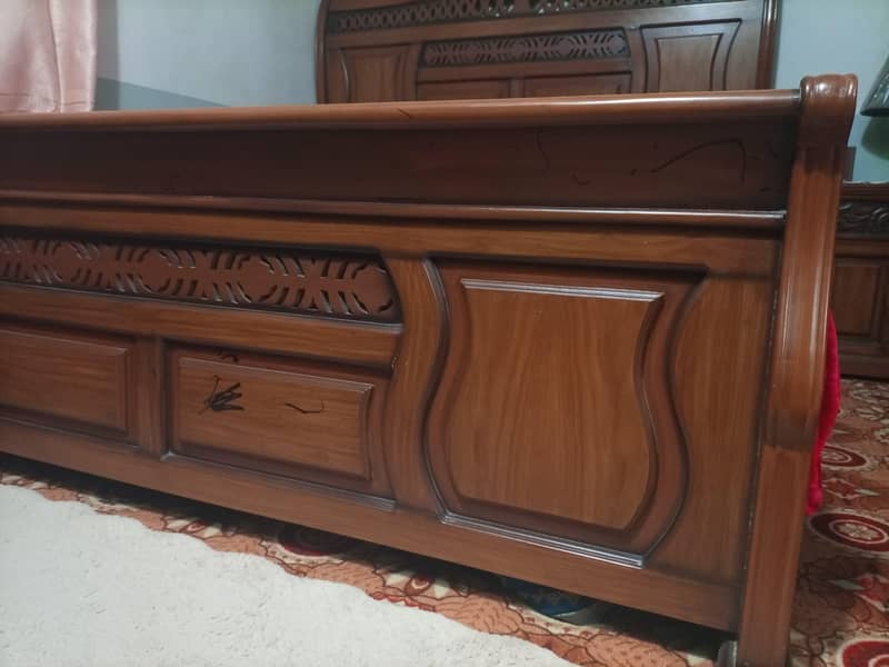 Bed,Dressing Table and 2 side Table 2