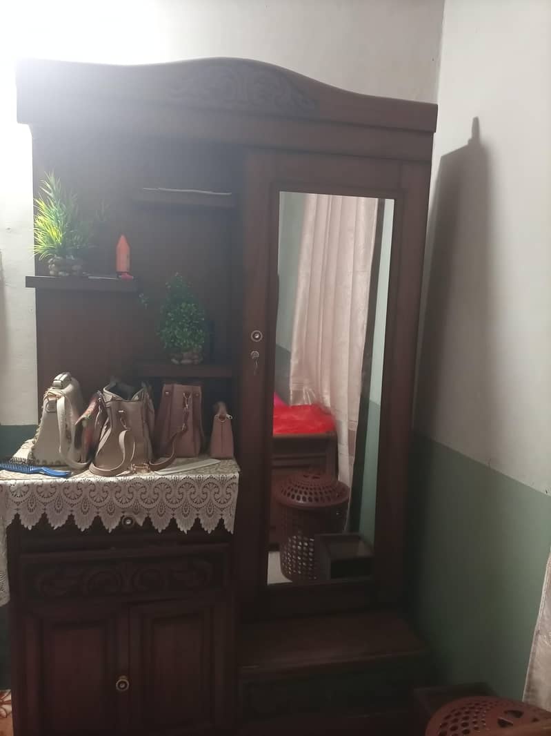 Bed,Dressing Table and 2 side Table 4