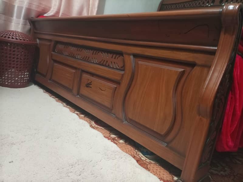 Bed,Dressing Table and 2 side Table 5