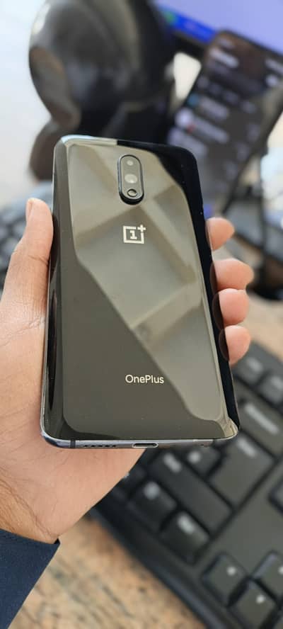 One plus 7 pat proved 12/256. (Urgent sale) 03274989260 whatapp only