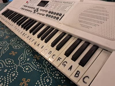 Piano 61 Keys Model. Q-222A