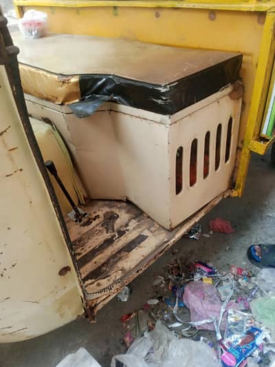 روڈ پرنس سی این جی لوڈر رکشہ کیبن