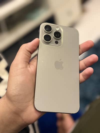 Iphone 15 pro max Pta approved 10/10 complete box