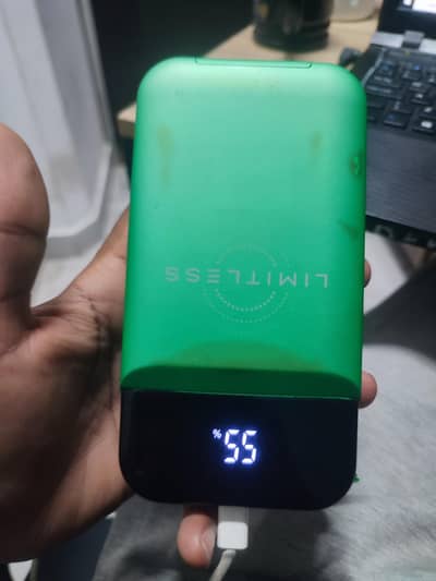 Wireless charger spotted power bank  Canada sa aya tha