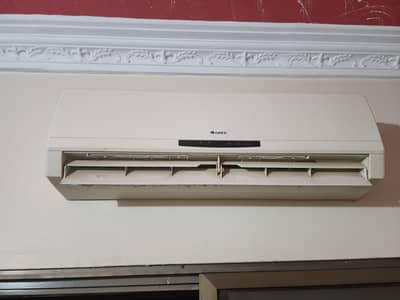 Gree Split Air Conditioner – Good Cooling – Working Condition