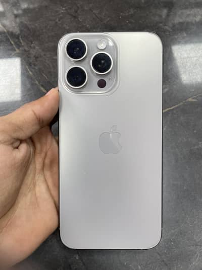 iPhone 15 Pro max natural titanium