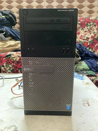 Dell Pc 320 gb hard - 4gb ddr 3 ram - 256MB graphic card