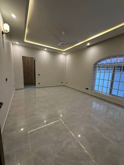 1kanal open bassment available for rent