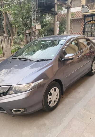 Honda city total geniune almost new car