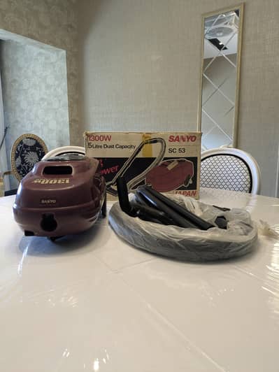 Vacuum Cleaner 1300Watt Sanyo