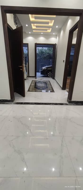 6 MARLA BRAND NEW TRIPLE STOREY HOUSE