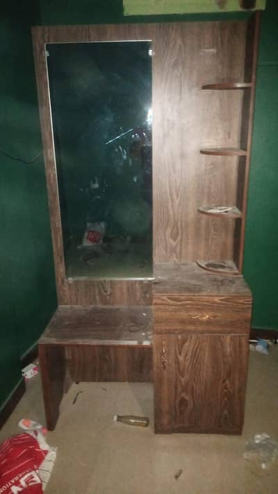 wood  dressing . ,brown colour