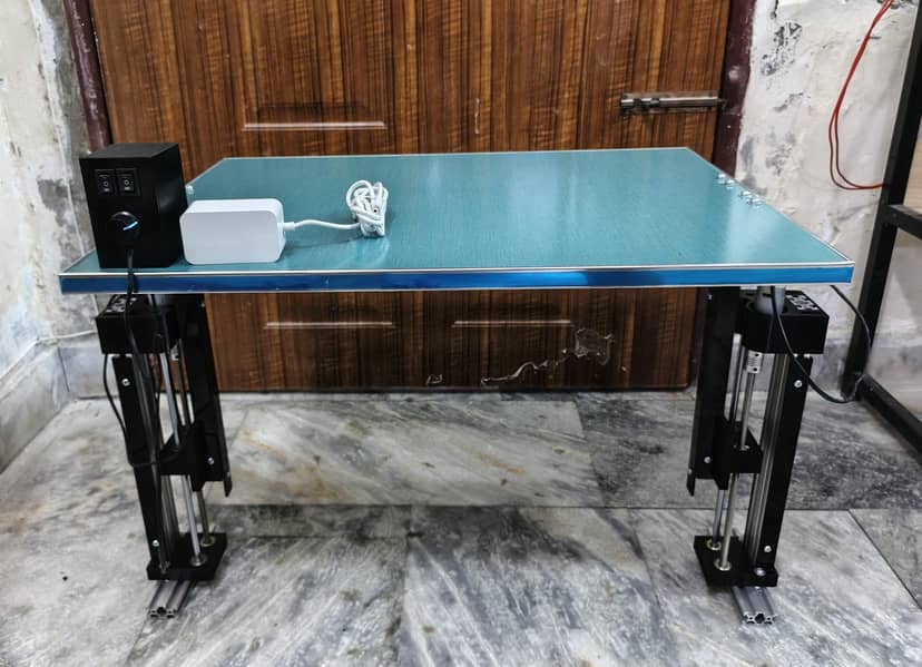 DIY Height Adjustable Table Using Screw Rod 0