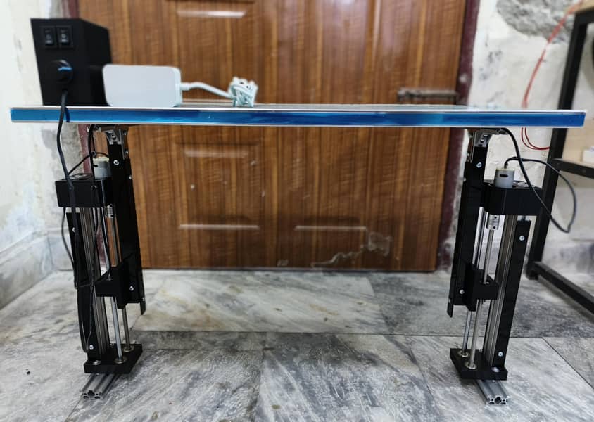 DIY Height Adjustable Table Using Screw Rod 1