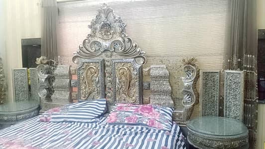 CHINYOTI BED KING ROYAL WITH  TABELS and mirrors