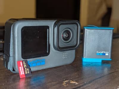 GoPro Hero 10 Brand New condition with 64gb sandisk original card