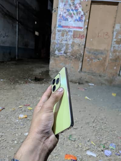 Urgent pesso ke zaroorat is liya moblie sale kr rha hu