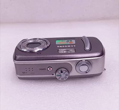 Samsung Digital Compact Camera Early 2000s series