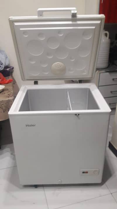 haire single door deep freezer