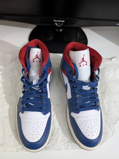 Nike Jordan 1 Womens (Read Ad)