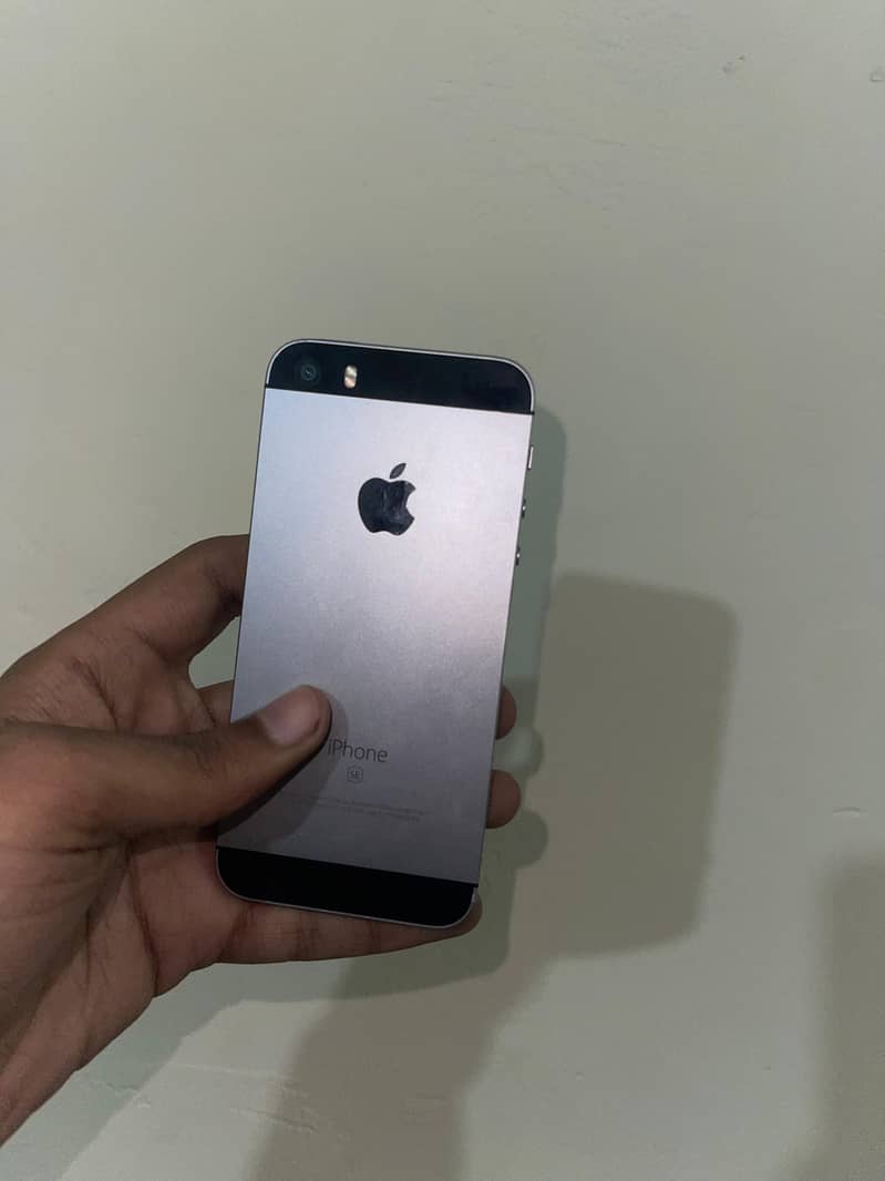 IPhone 5SE 0