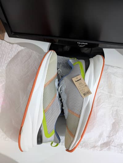 Hummel shoes