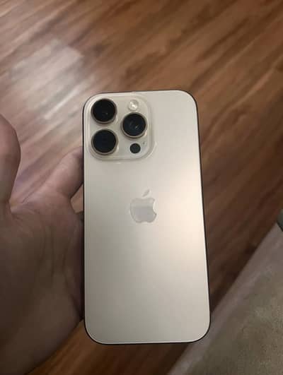 iPhone 16 pro (Desert)