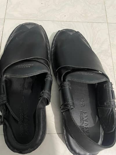 selling my hush puppies sandals in brand new condition.