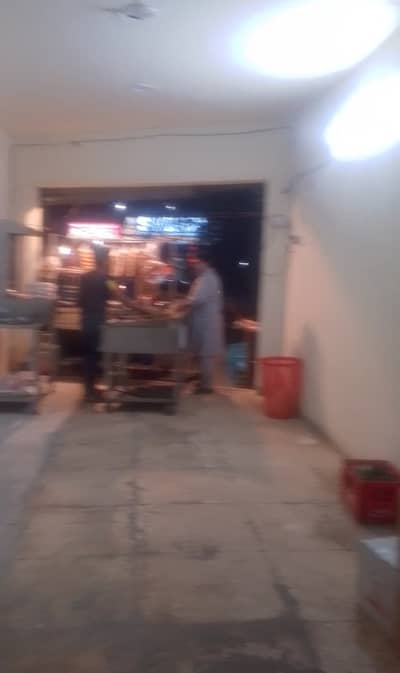 Main boulevard Sabzazar 600 sqft shop with roof