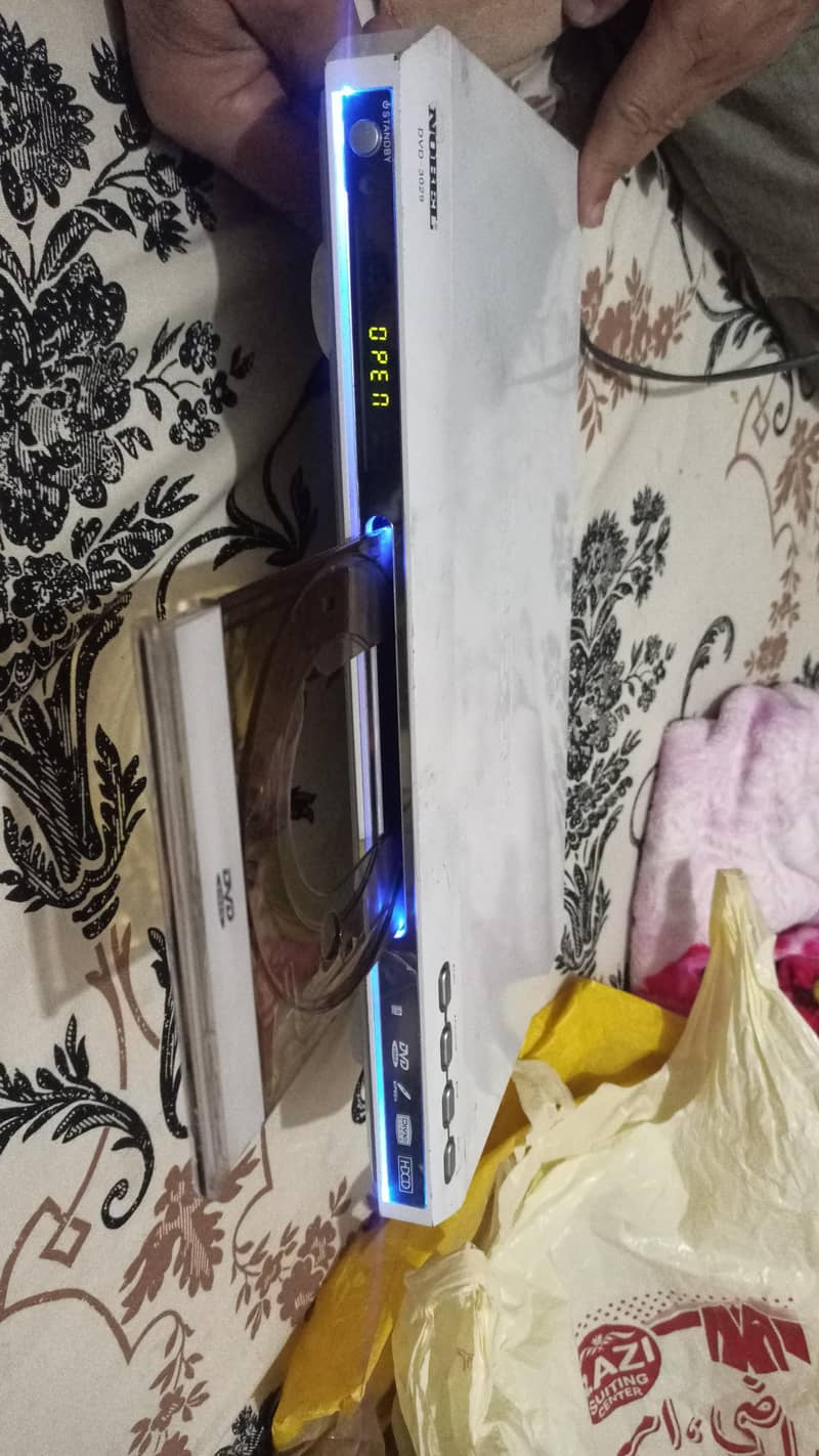 DVD PLAYER 1