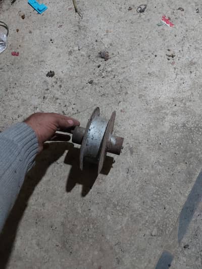 Iron hub for front wheel kisi b bike ko lag skti hy
