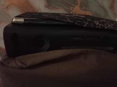 Xbox 360 in working with 1 controller with 25 installed games